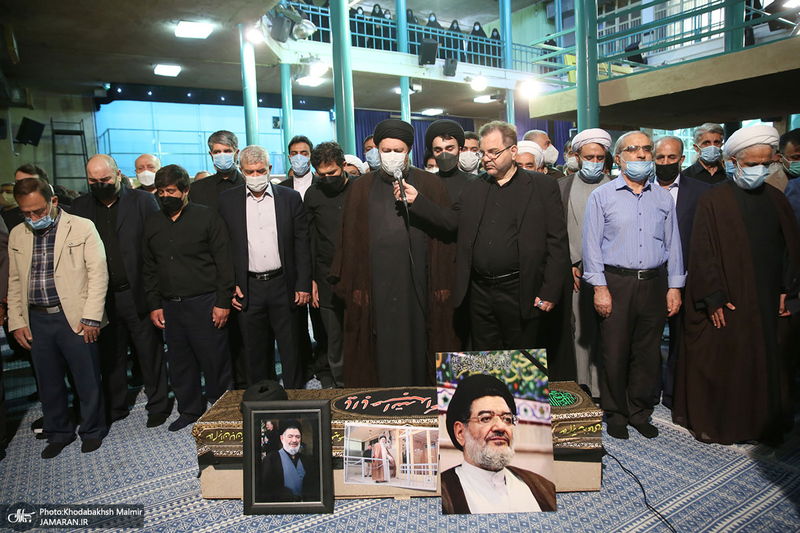 مراسم تشییع حجت الاسلام و المسلمین محتشمی پور در حسینیه جماران