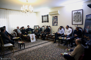حضور آیت الله سید حسن خمینی در منزل شهید سرلشگر سید عبدالرحیم موسوی