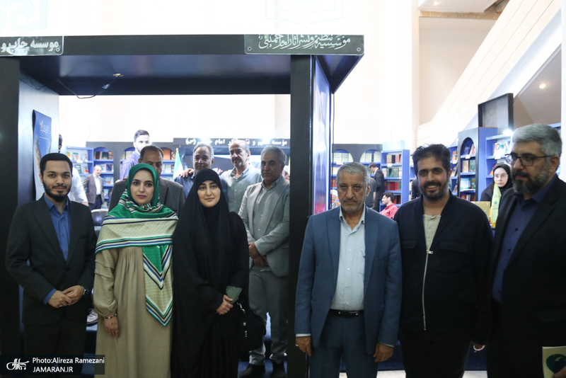 غرفه موسسه تنظیم و نشر آثار امام خمینی (ره) در سی و ششمین نمایشگاه کتاب تهران-6