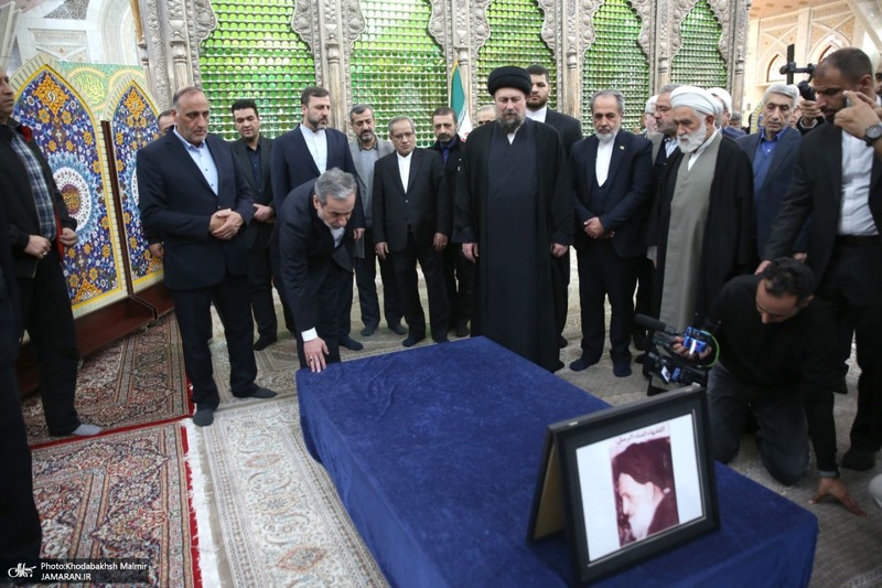 مراسم تجدیدمیثاق وزیر و معاونان وزارت امور خارجه با آرمان‌های امام خمینی