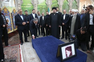 مراسم تجدیدمیثاق وزیر و معاونان وزارت امور خارجه با آرمان‌های امام خمینی