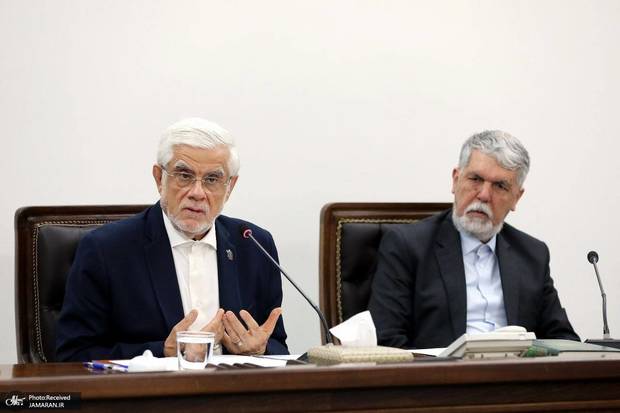 عارف: سینماگران عظمت ملت ایران را به تصویر بکشند/ هیچ کالایی نیست که قادر به واردات آن نباشیم/ مسیرهای تجاری جایگزین فعال شده‌اند