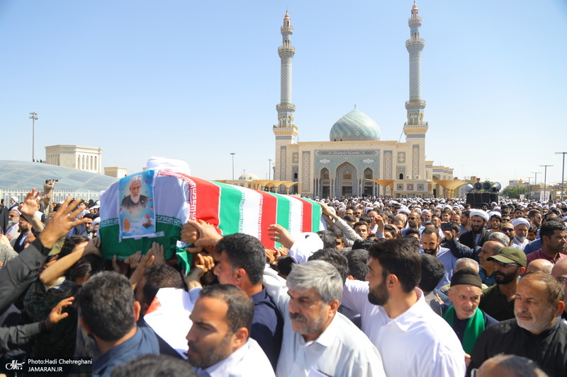 تشییع مرحوم آیت الله عباسعلی سلیمانی (ره) در حرم مظهر حضرت معصومه (س)