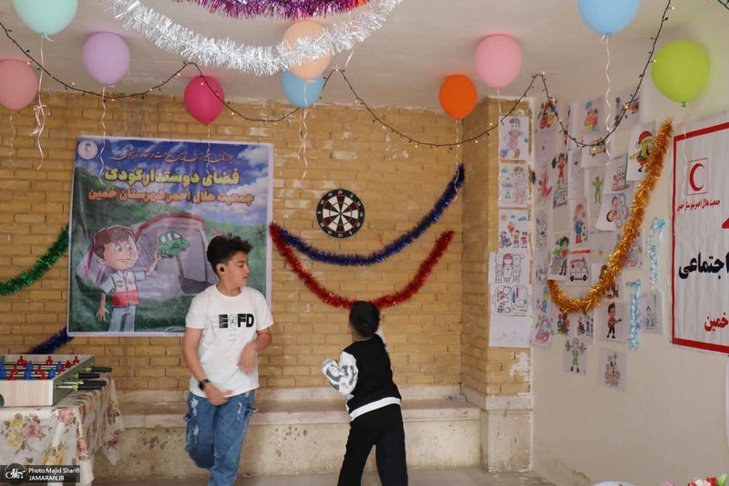 ازدید خانوادگی گردشگران نوروزی از بیت تاریخی حضرت امام در خمین