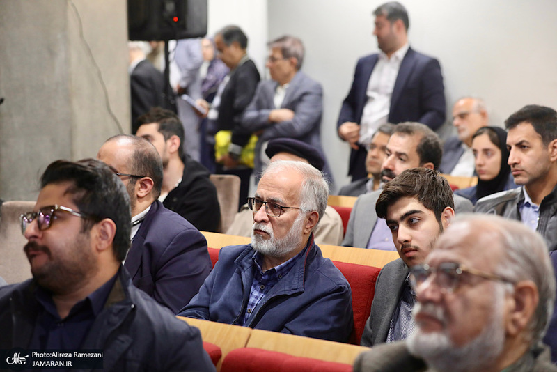 نشست رو‌نمایی کتاب در اندیشه ایران