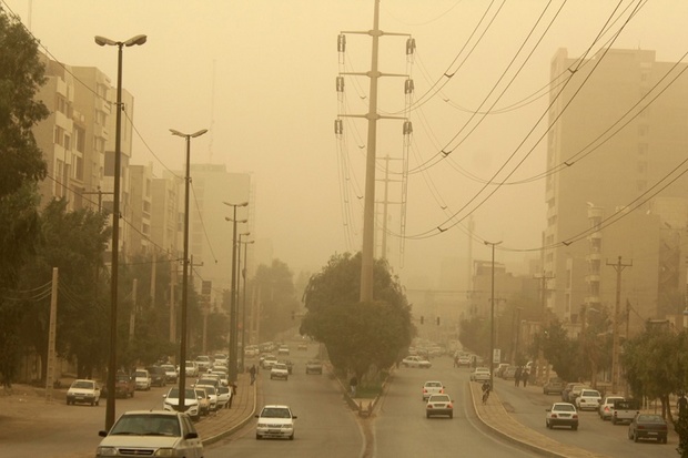 گرد و غبار در راه خوزستان است