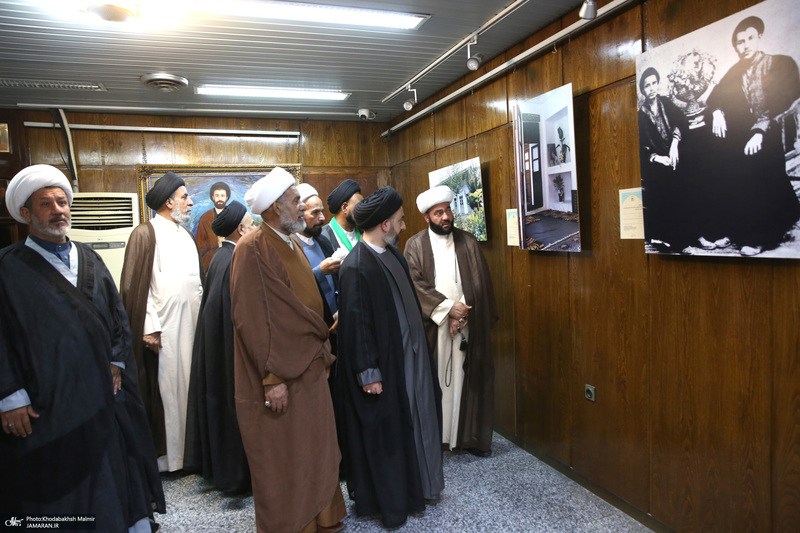 بازدید جمعی از علمای نجف از حسینه و مجموعه فرهنگی جماران