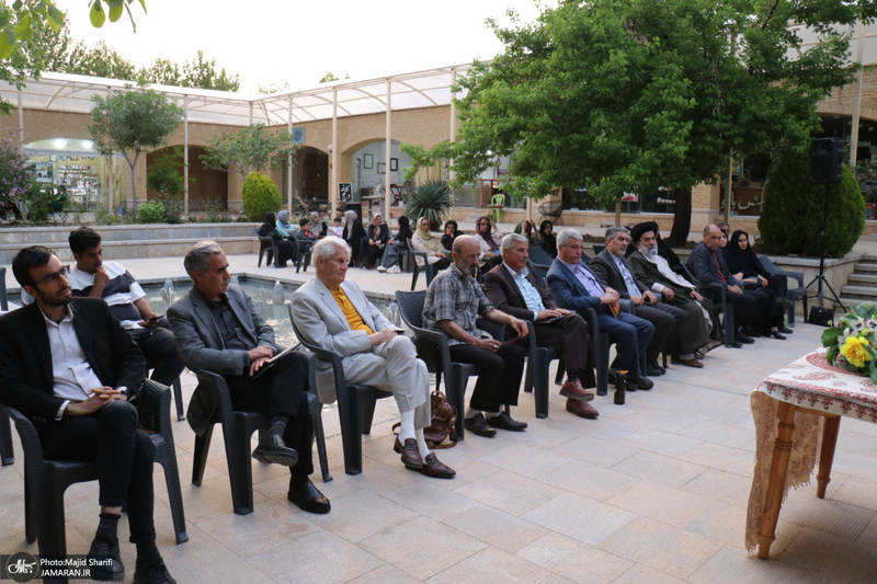 کارگاه آموزشی جایزه ادبی روح الله در خمین