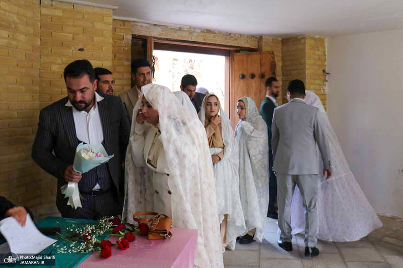 جشن ازدواج 114 زوج شهرستان خمین در بیت تاریخی حضرت امام (س)