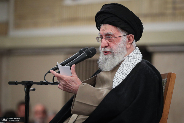 رهبر معظم انقلاب: ابتکار مهم سیاسی امام باقر (ع) این بود که ده روز در منا برای ایشان عزاداری کنند/ از این طریق پیام ایشان به اکناف دنیای اسلام می‌رسد