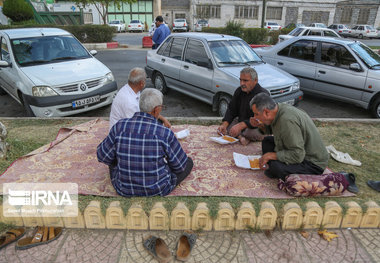 زائران برای جلوگیری از تصادفات در موکب‌های مسیر استراحت کنند