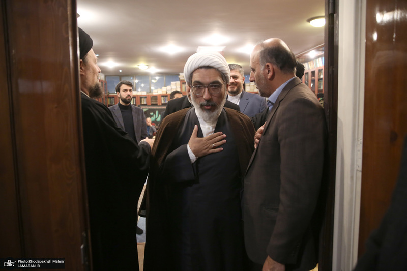 حضور شخصيت هاي سياسي در منزل مرحوم آیت الله بجنوردی 2