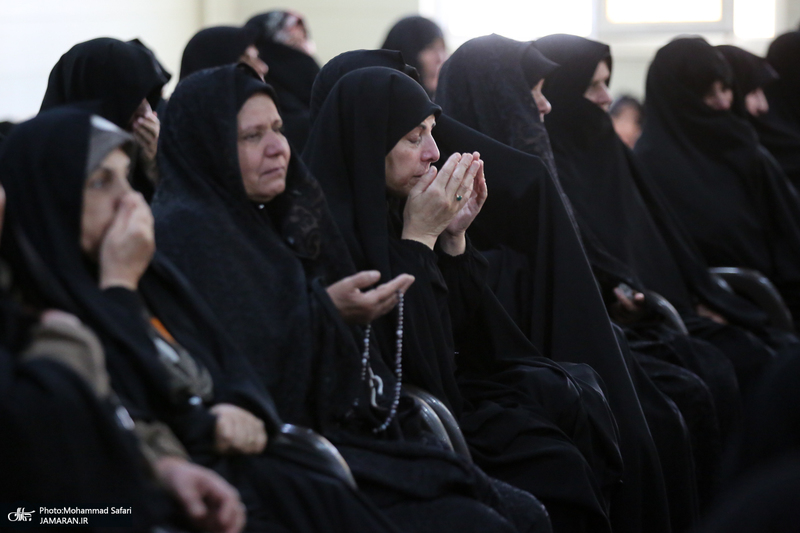 دیدار خادمان امام رضا (ع) با خانواده های شهدای شهرستان فسا