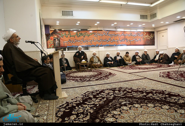 غفوریان: آیت الله هاشمی صبر، بردباری و شهامت در پذیرش اشتباه را از امام آموخت