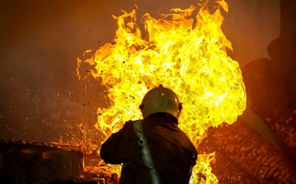 آتش‌سوزی در منطقه کریت کمپ اهواز   آتش مهار شد