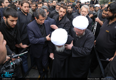 عزاداری و پیاده روی آیت الله وحید خراسانی همزمان با سالروز شهادت حضرت زهرا(س) 