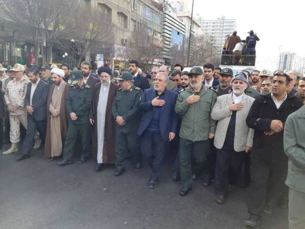 پیکر سردار منصوری در مشهد تشییع شد