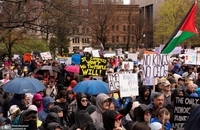 تظاهرات گسترده مردم آمریکا در اعتراض به سیاست‌های ترامپ و ماسک (10)