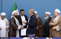 دیدار جمعی از علما و بزرگان اهل تسنن با رئیس جمهور پزشکیان به مناسبت هفته وحدت (36)