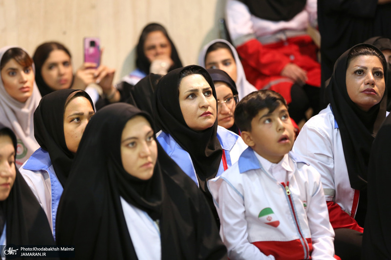 تجدید میثاق جمعی از جوانان هلال احمر با آرمان های حضرت امام خمینی (س)