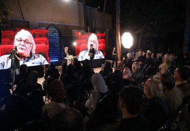 یلدا کاسبی: خرسندم که پدرم این همه درد و داغ را ندید

