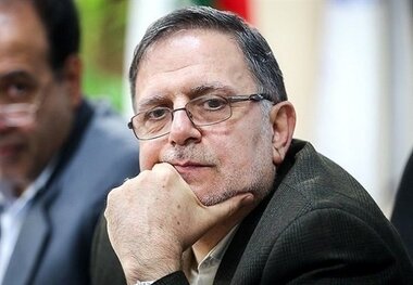 سیف: نرخ ارز در بازار ثانویه ۷۴۰۰ تومان است