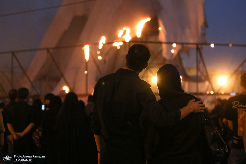 مراسم خیمه سوزان در میدان امام حسین (ع)