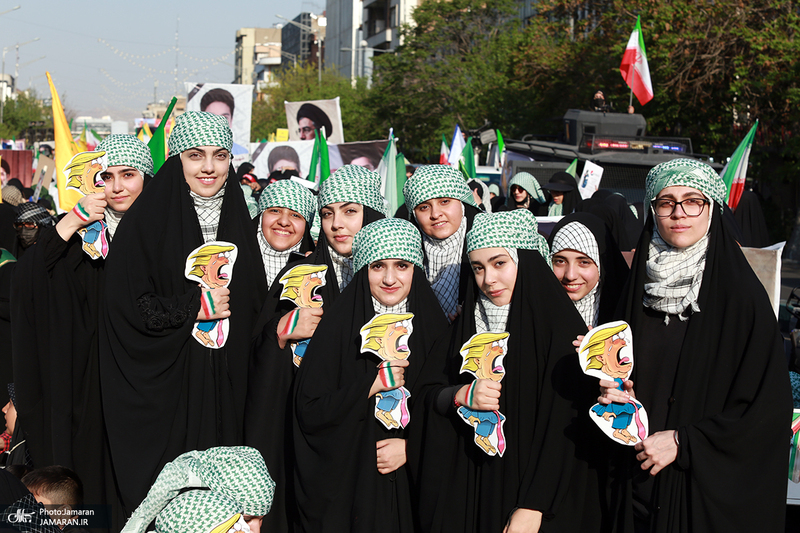 راهپیمایی دختران «جان‌فدای ایران» -۱