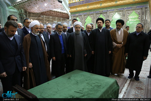 تجدید میثاق رئیس جمهور و اعضای هیئت دولت با آرمان های حضرت امام(س) 