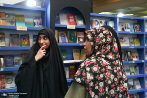 غرفه موسسه تنظیم و نشر آثار امام خمینی (ره) در سی و ششمین نمایشگاه کتاب تهران-6