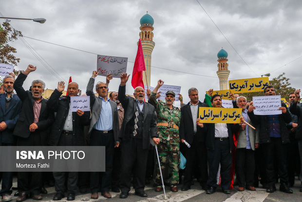 راهپیمایی نمازگزاران تبریزی در حمایت از بیانیه شورای عالی امنیت ملی