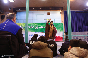 بازدید اقشار مختلف مردم از بیت امام خمینی (س) در جماران-1