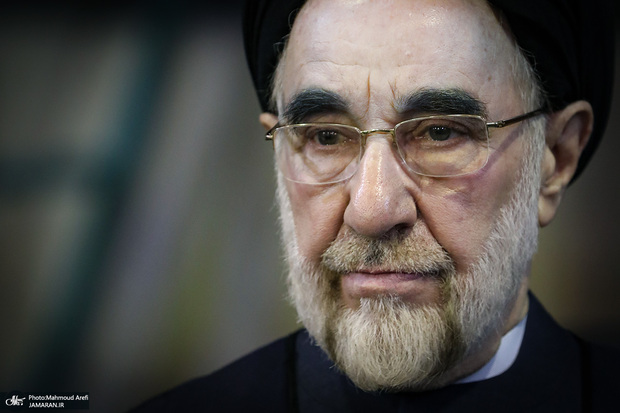 خاتمی: آگاهانه و صادقانه رأی ندادم تا به هیچکس دروغ نگفته باشم/ با کمال تاسف مردم طبیعی‌ترین خواستهای طبیعی خود را برآورده نمی‌بینند/ راه نجات، استقرار مردم سالاری توسعه گراست