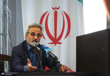حسن صادقی: تاوان عملکرد این دولت و مجلس را چند سال بعد می دهیم! افزایش سن بازنشستگی راه حل نیست؛ فقط از جیب مردم بحران را عقب می اندازید! /  زمان احمدی نژاد و حدادعادل 26 گروه جدید سرسفره تامین اجتماعی آوردند