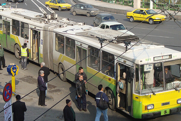 ممنوعیت فعالیت اتوبوس‌ها و ون‌ها در حمل و نقل درون شهری همدان