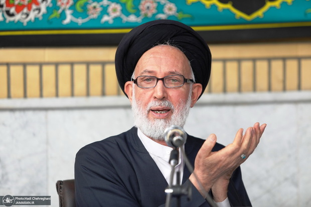 آیت الله ایازی: پزشکیان باید «صداقت» را با «شفافیت اطلاعات» همراه کند/ باید سیاست‌های مالیاتی را واقعی کرد/ اگر کسانی چوب لای چرخ دولت می‌کنند، باید به مردم بگوید