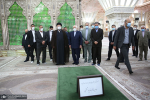 کنفرانس بین‌المللی گفتمان سیاسی از دیدگاه امام خمینی؛ نظام بین الملل و مسایل جهان اسلام / ظریف سید حسن خمینی