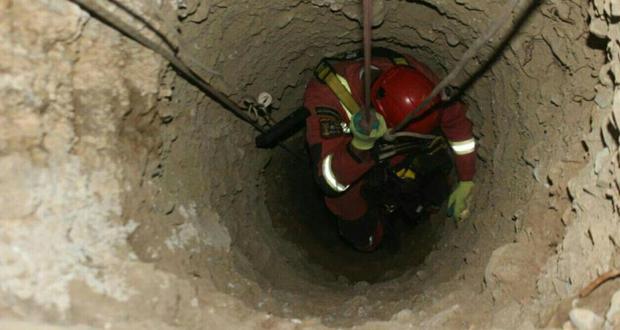 نجات جان مرد 57 ساله درتهران  که به عمق 30 متری چاه  سقوط کرده بود