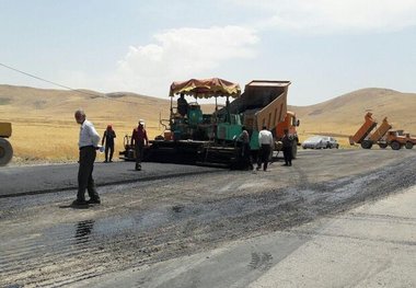 ۲۵۰ کیلومتر راه روستایی شهرستان میامی بهسازی شد