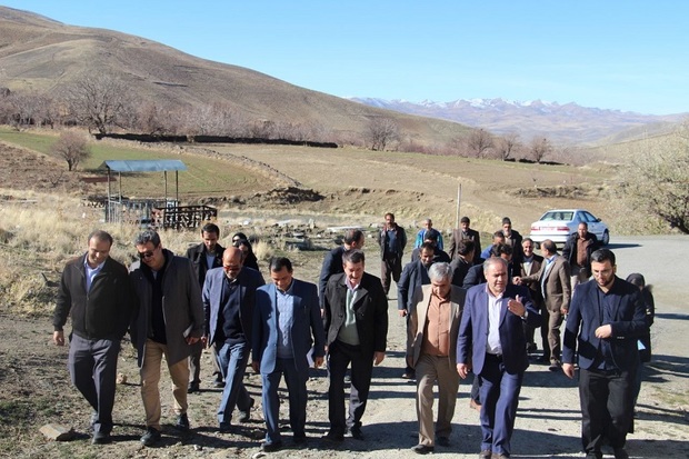 «میز خدمت» به روستاهای ملایر رسید