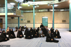 بازدید جمعی از دانشجویان کشور عراق از بیت امام خمینی درجماران