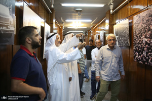 بازدید جمعی از گردشگران کویتی از بیت امام خمینی (س) در جماران