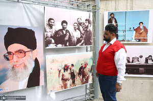 بازدید میهمانان خارجی جهت شرکت در مراسم رهبر شهید از حسینیه جماران