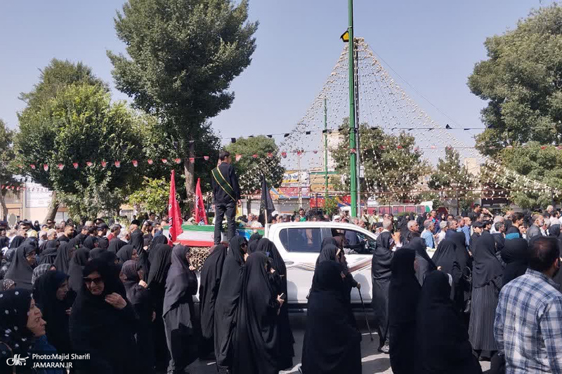 مراسم تشییع پیکر مطهر شهدای حمله رژیم صهیونیستی در خمین