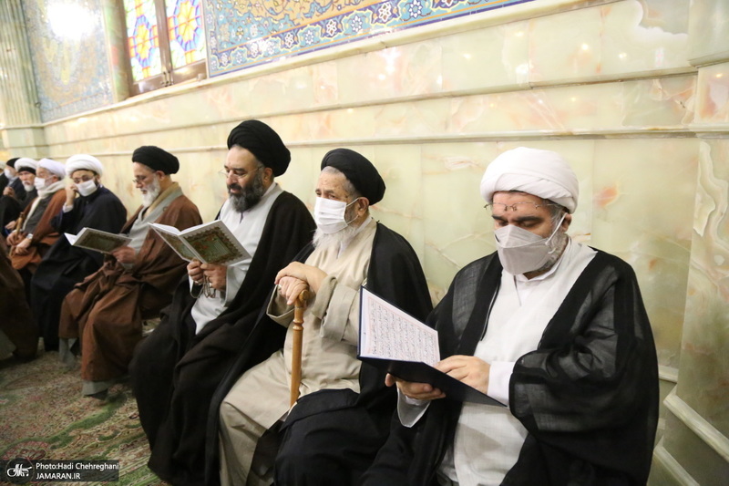 حضور مراجع و علما در مسجد امام حسن عسکری(ع) در پی ارتحال آیت الله العظمی صافی(ره)