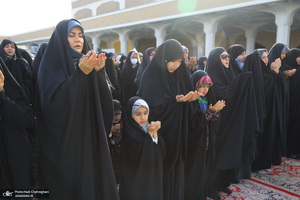 نماز عید سعید فطر در حرم مطهر حضرت معضومه (س)