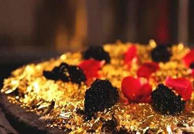  پیتزای ۳۰ میلیونی با طلا و خاویار! + فیلم
