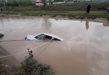 مرگ کودک 2 ساله بر اثر واژگونی پراید در تاکستان