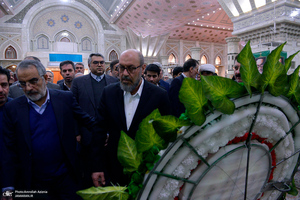 تجدید میثاق رئیس و مدیران بنیاد مستضعفان با آرمان های حضرت امام خمینی (س)