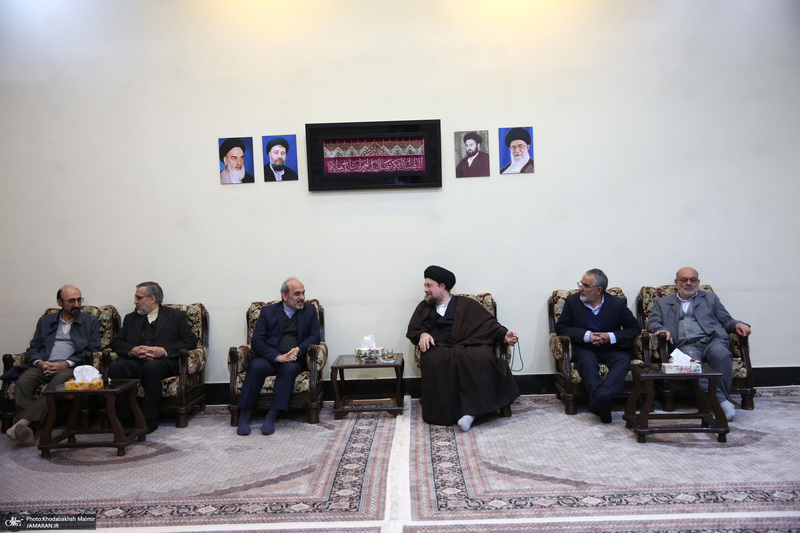 تجدید میثاق رئیس و جمعی از مدیران سازمان صداوسیما با آرمان‌های امام خمینی(س)-2